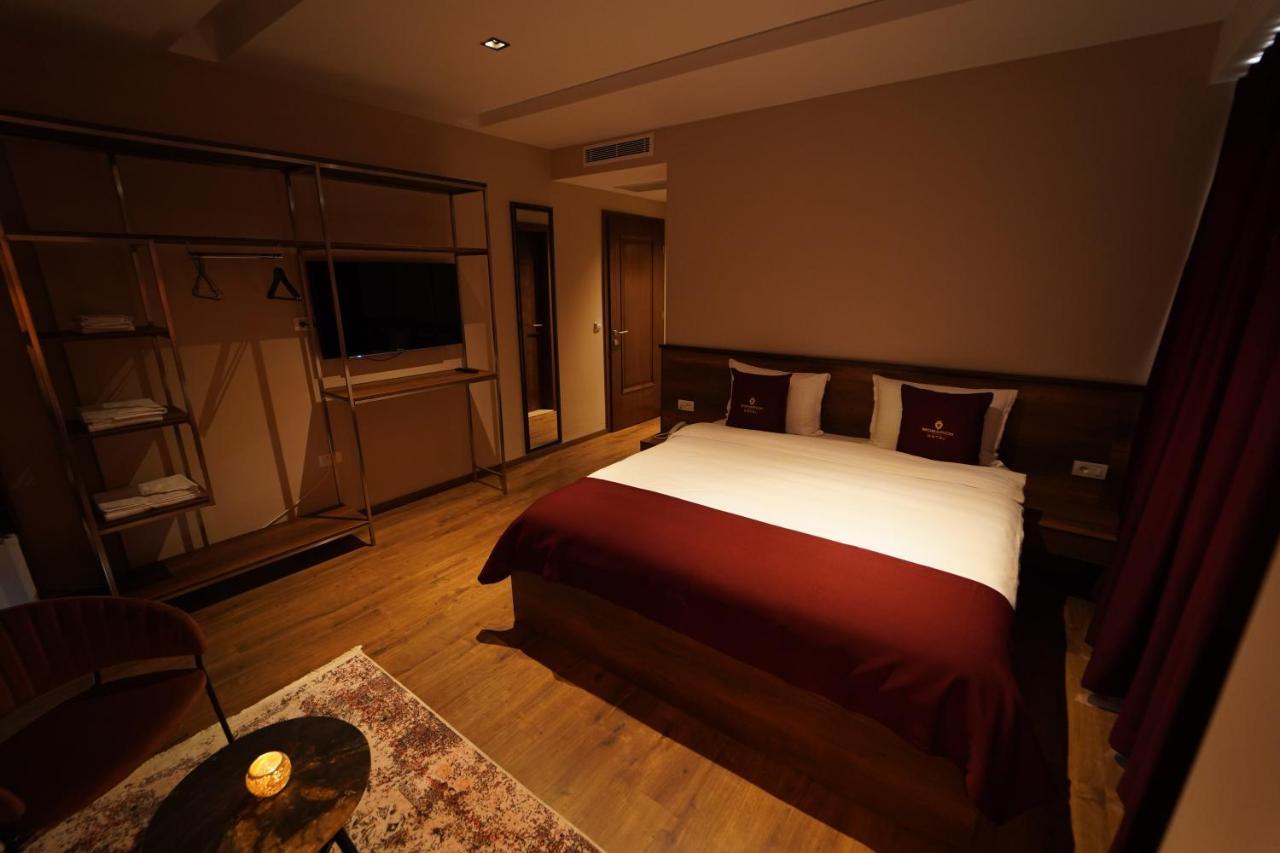 Monarch Hotel Prizren Exterior photo
