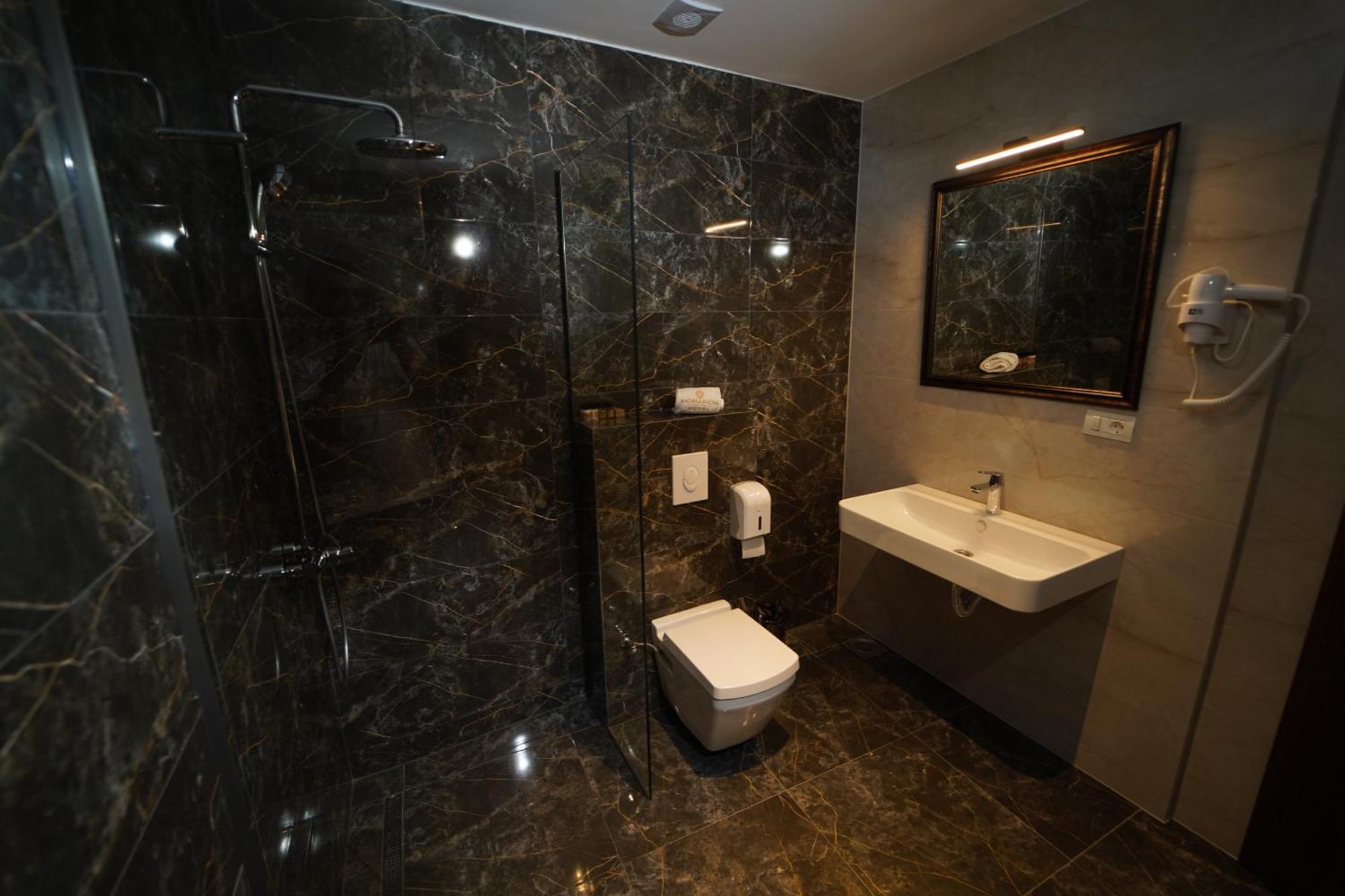 Monarch Hotel Prizren Exterior photo