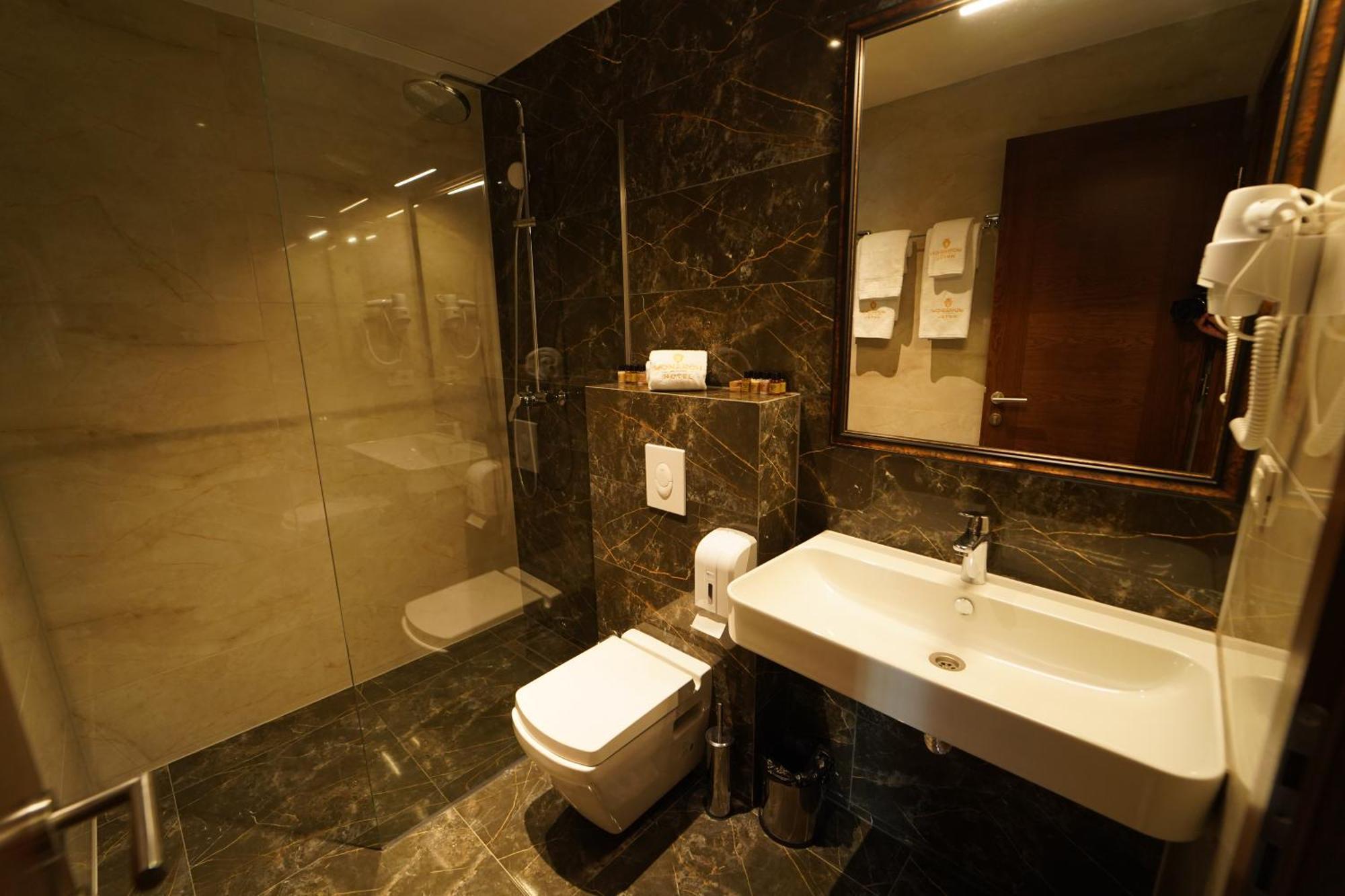 Monarch Hotel Prizren Exterior photo